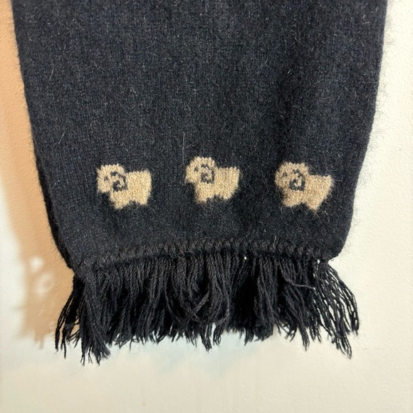 NEW ZEALAND NATURAL CLOTHING Scarf 100% NZ Made Rams Patten Narrow Fringed - Picture 3 of 7